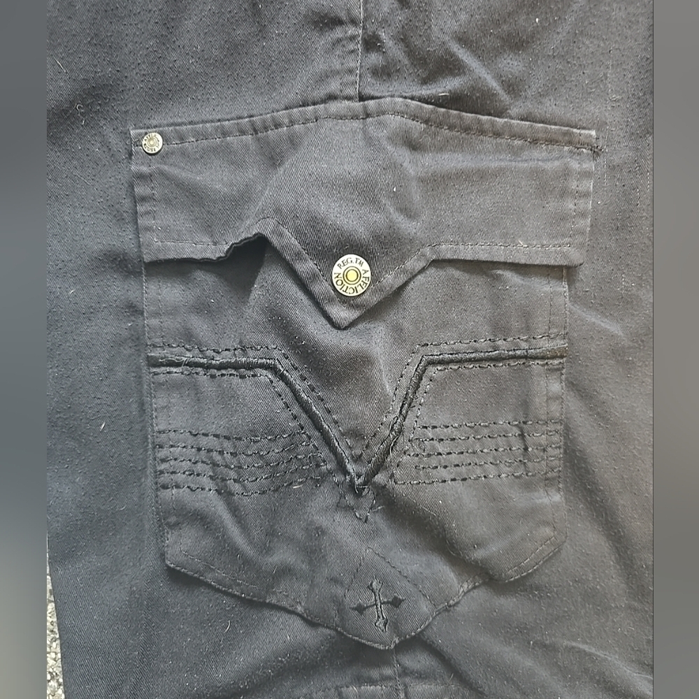 VTG Affliction Black Cargo Shorts Y2K Streetwear Edgy Mens 36 Black - Picture 11 of 14